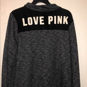 Quarter zip, large, fits like an XL